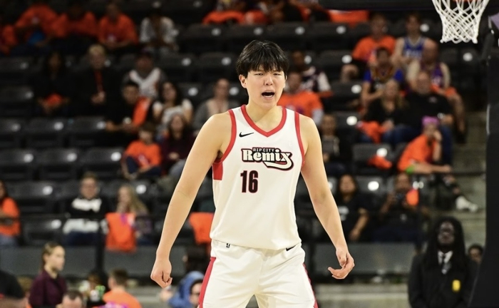 开拓者违规接触杨瀚森遭罚单 中国小将逆袭NBA首