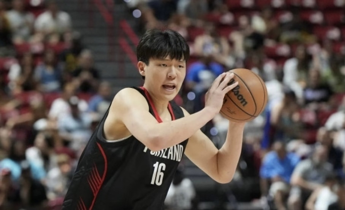 开拓者违规接触杨瀚森遭罚单 中国小将逆袭NBA首