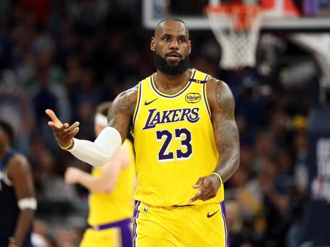 湖人三主力伤退 詹姆斯扛起季后赛重任